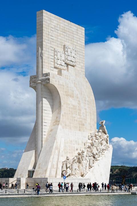 Monument to the Discoveries, the poster frame of the day recording